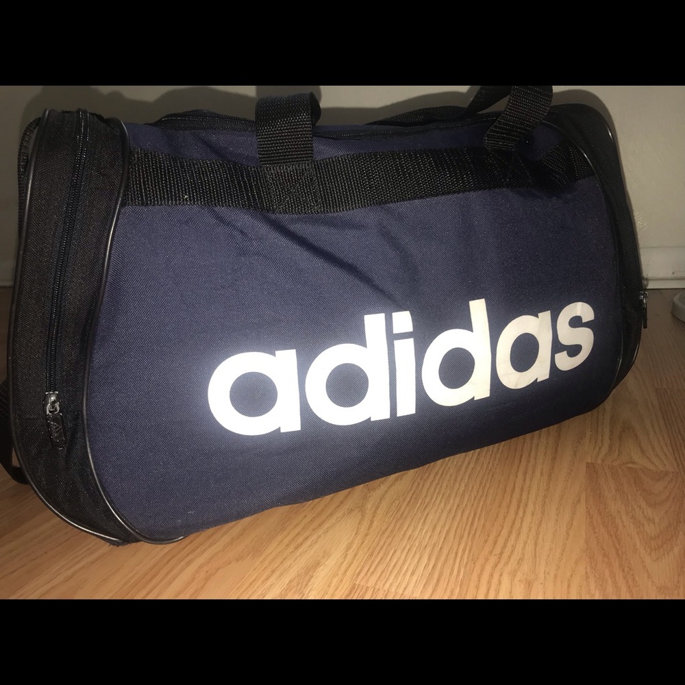 Adidas extra large gym bag